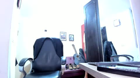 Snapshot of fuckerwate chatting on 04.17.26 SERGIO THE SEX LAWYER online show from 04.17.26