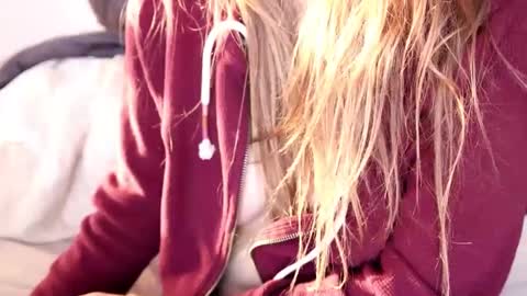 Snapshot of fuckmypussyplz1 chatting on 02.16.25 fuckmypussyplz1 online show from 02.16.25