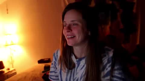 Snapshot of fuckmypussyplz1 chatting on 02.18.25 fuckmypussyplz1 online show from 02.18.25