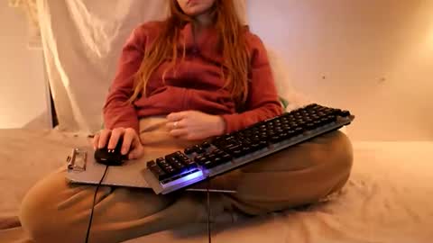 Snapshot of fuckmypussyplz1 chatting on 04.22.26 fuckmypussyplz1 online show from 04.22.26