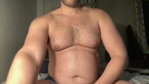 Snapshot of fuckyeahcoach chatting on 12.08.24 Muscle Bear Jock in Training online show from 12.08.24