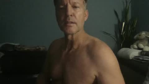 Snapshot of fuertecock chatting on 10.03.25 Gregorio online show from 10.03.25