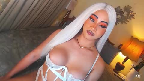 Snapshot of funtastic_harlow chatting on 12.17.25 Maddonna online show from 12.17.25