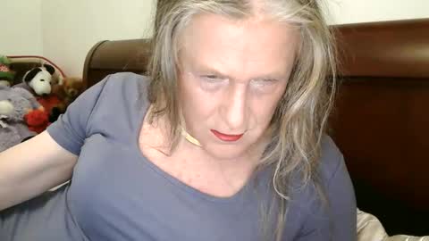 Jessie Love online show from 02.01.26