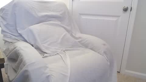 Snapshot of furring chatting on 11.15.25 furring online show from 11.15.25