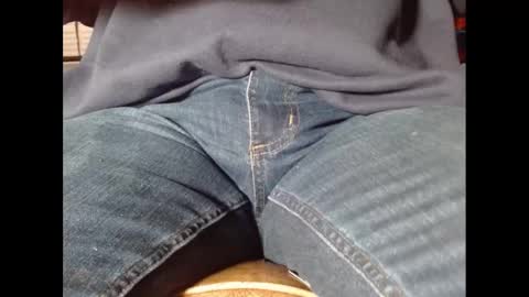 Snapshot of fuzzyblues chatting on 01.27.25 Fuzzy Blues online show from 01.27.25