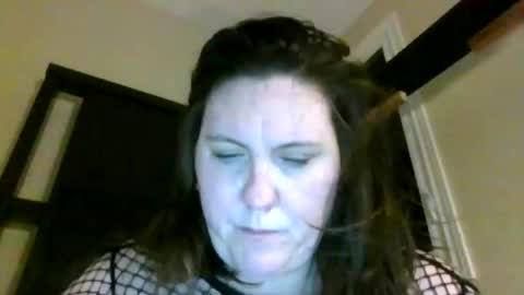 Snapshot of fuzzypeaches87 chatting on 03.02.26 fuzzypeaches87 online show from 03.02.26