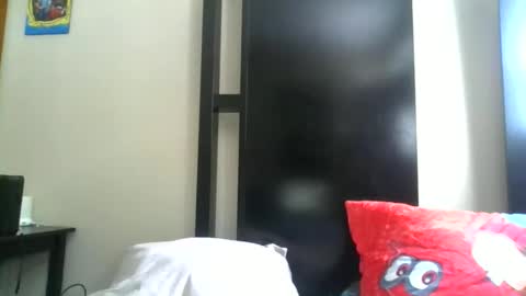 Snapshot of fuzzypeaches87 chatting on 03.14.26 fuzzypeaches87 online show from 03.14.26