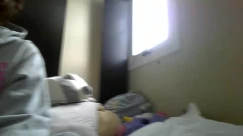 Snapshot of fuzzypeaches87 chatting on 03.17.26 fuzzypeaches87 online show from 03.17.26