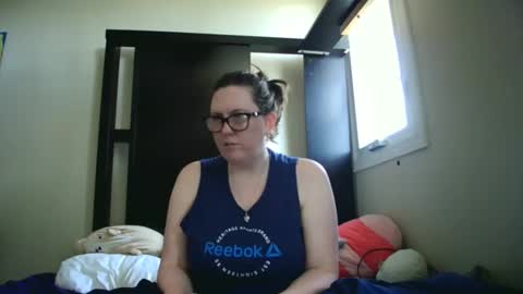 fuzzypeaches87 online show from 04.26.26