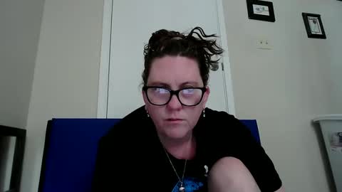 Snapshot of fuzzypeaches87 chatting on 06.08.26 fuzzypeaches87 online show from 06.08.26
