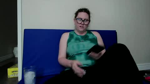 Snapshot of fuzzypeaches87 chatting on 06.16.26 fuzzypeaches87 online show from 06.16.26