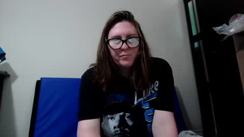Snapshot of fuzzypeaches87 chatting on 07.13.26 fuzzypeaches87 online show from 07.13.26