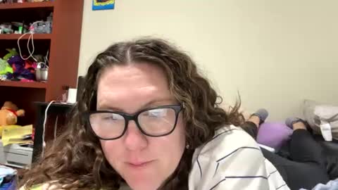 Snapshot of fuzzypeaches87 chatting on 08.02.26 fuzzypeaches87 online show from 08.02.26
