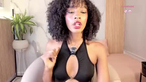 Snapshot of fyre_divine chatting on 05.19.26 Independent model online show from 05.19.26