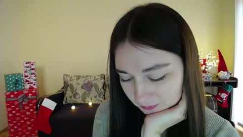 Snapshot of gabby_di chatting on 12.16.24 Jaklin online show from 12.16.24