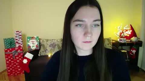 Snapshot of gabby_di chatting on 12.25.24 Jaklin online show from 12.25.24