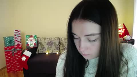 Snapshot of gabby_di chatting on 12.27.24 Jaklin online show from 12.27.24