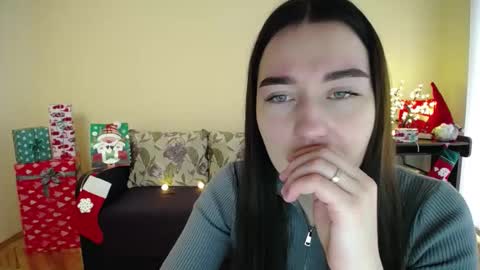 Snapshot of gabby_di chatting on 12.28.24 Jaklin online show from 12.28.24