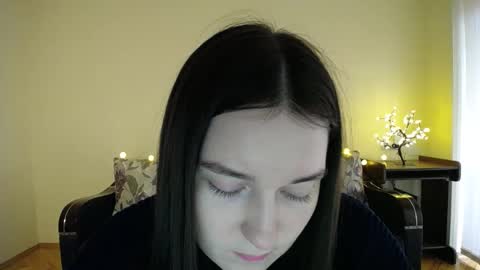 Snapshot of gabby_di chatting on 01.16.25 Jaklin online show from 01.16.25