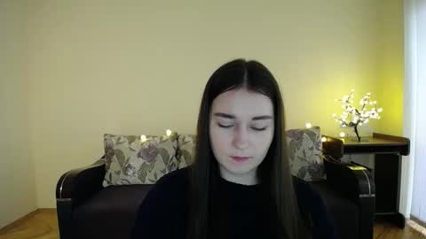 Snapshot of gabby_di chatting on 02.04.25 Jaklin online show from 02.04.25
