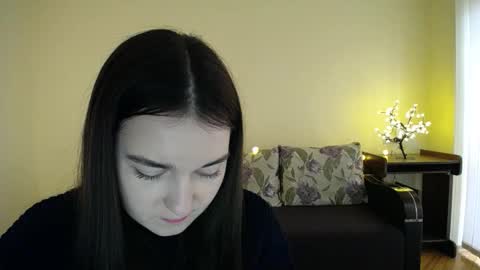 Snapshot of gabby_di chatting on 02.04.25 Jaklin online show from 02.04.25