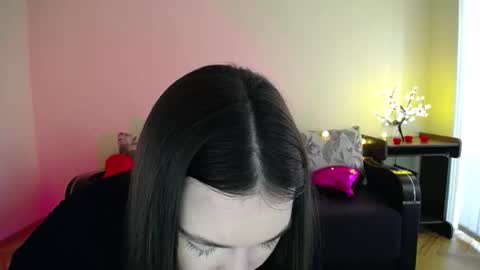 Snapshot of gabby_di chatting on 02.23.25 Jaklin online show from 02.23.25