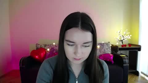 Snapshot of gabby_di chatting on 03.08.25 Jaklin online show from 03.08.25
