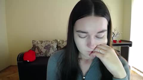 Snapshot of gabby_di chatting on 10.14.25 Jaklin online show from 10.14.25
