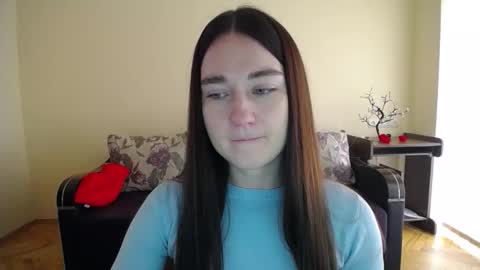 Snapshot of gabby_di chatting on 10.22.25 Jaklin online show from 10.22.25