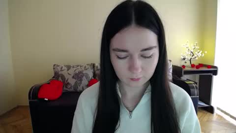 Snapshot of gabby_di chatting on 03.18.26 Jaklin online show from 03.18.26