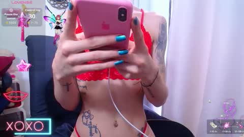 Snapshot of gabbyhills_ chatting on 09.26.25 Gabby online show from 09.26.25