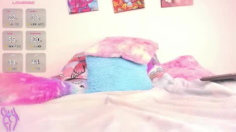 please follow my friendasya zas online show from 11.19.25