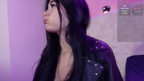 Snapshot of gabriella27_ chatting on 11.20.25 gabriella online show from 11.20.25