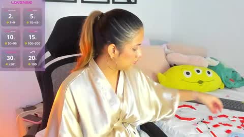 Snapshot of gabriella__tom chatting on 05.29.26 Gabriella online show from 05.29.26