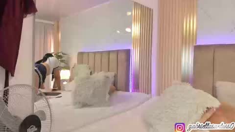 Snapshot of gabriella_santoss chatting on 09.11.25 gabriella_santoss online show from 09.11.25