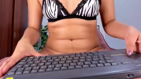 Snapshot of gaby_girl chatting on 02.13.25 online show from 02.13.25