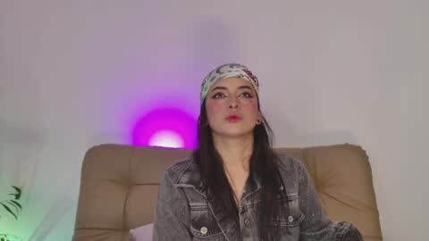 Snapshot of gaby_mason chatting on 05.10.26 Gaby online show from 05.10.26