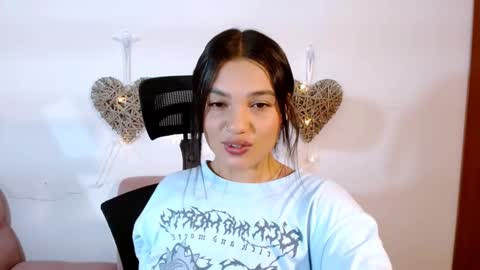 My name is Gabriela.. nice to meet you thumbs up please its very important to me online show from 02.17.26