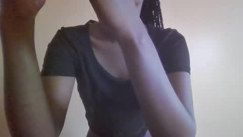 Snapshot of gada_charm chatting on 03.01.25 Gada online show from 03.01.25