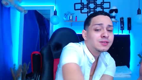 Snapshot of gaellittle chatting on 02.10.25 gaellittle online show from 02.10.25