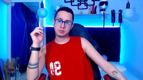 Snapshot of gaellittle chatting on 02.16.25 gaellittle online show from 02.16.25
