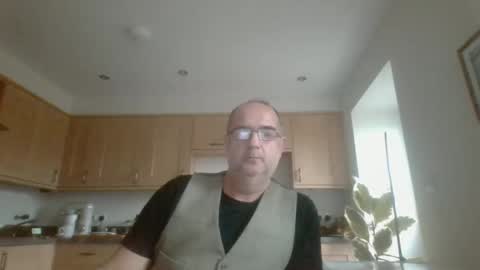 Snapshot of galacx chatting on 12.11.24 galacx online show from 12.11.24