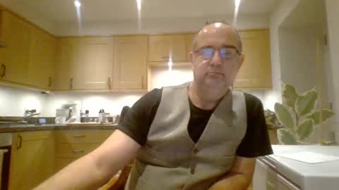 Snapshot of galacx chatting on 12.11.24 galacx online show from 12.11.24