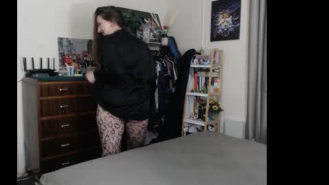 HOT  online show from 11.29.25