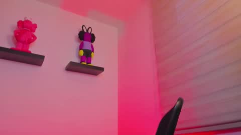 Snapshot of gangster_girl chatting on 12.11.24 GANG online show from 12.11.24