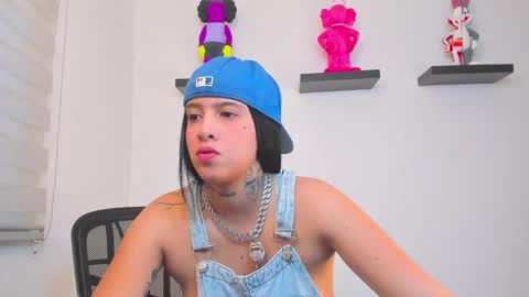 Snapshot of gangster_girl chatting on 12.17.24 GANG online show from 12.17.24