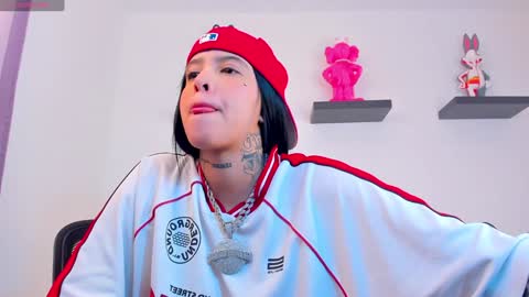 Snapshot of gangster_girl chatting on 01.15.25 GANG online show from 01.15.25