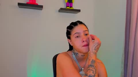 Snapshot of gangster_girl chatting on 01.17.25 GANG online show from 01.17.25