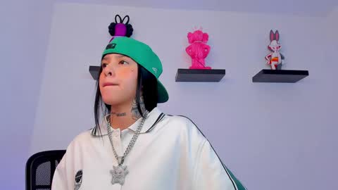 Snapshot of gangster_girl chatting on 02.08.25 GANG online show from 02.08.25